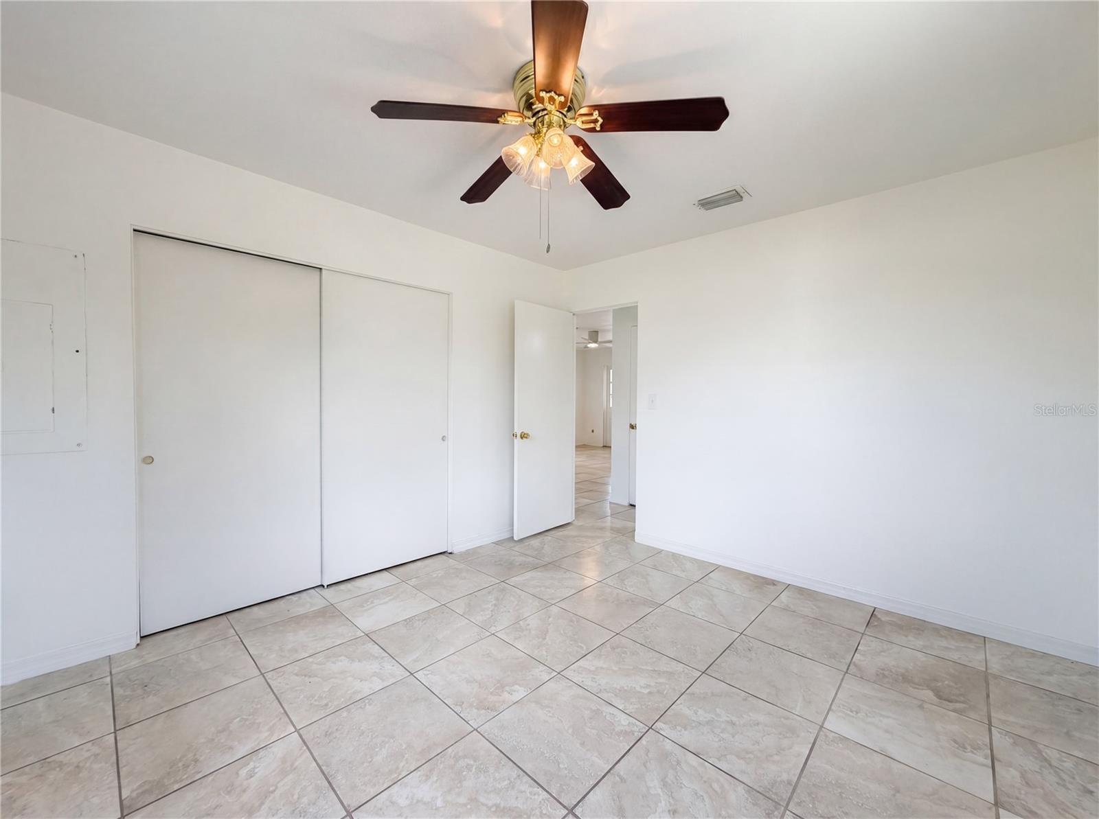 Image 14 of 28 For 829 4th Street