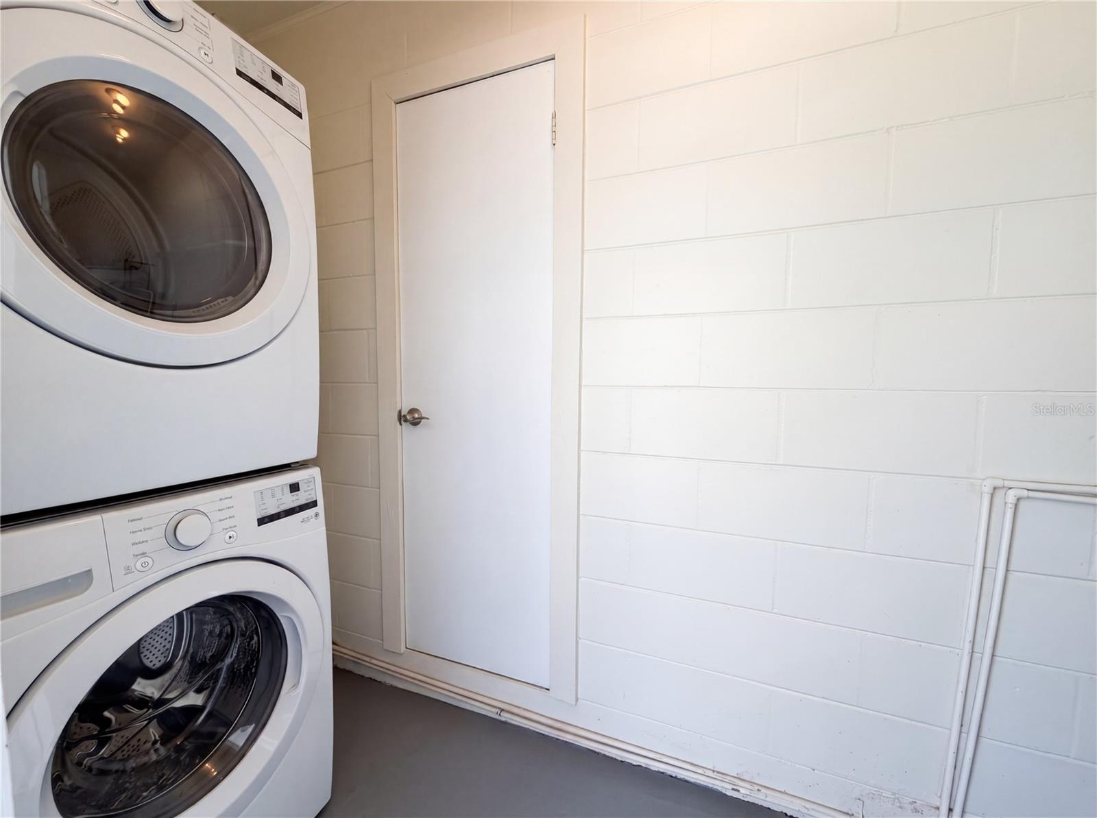 Image 19 of 28 For 829 4th Street