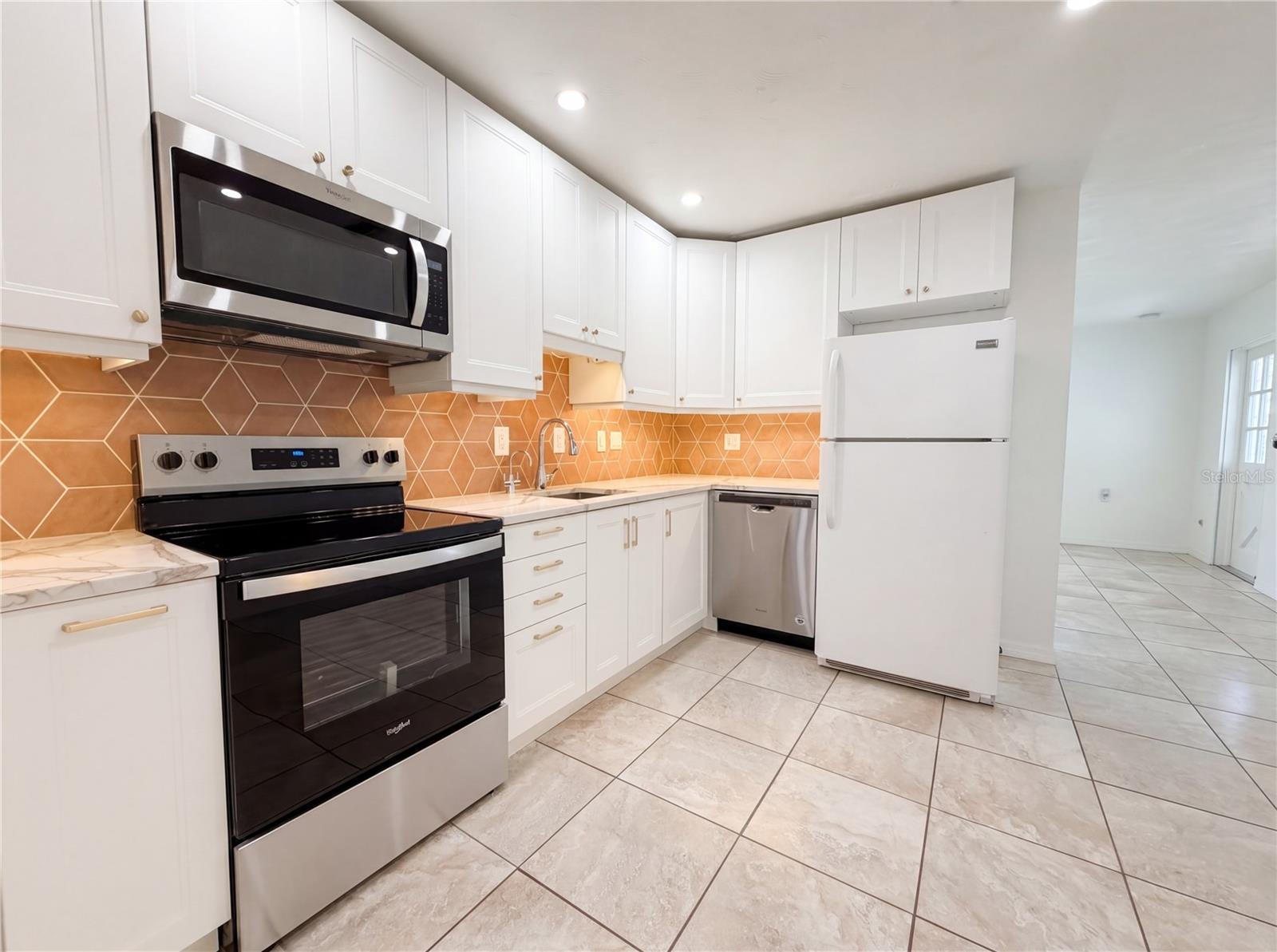 Image 2 of 28 For 829 4th Street