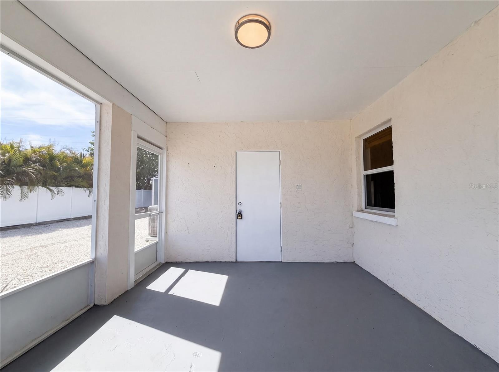 Image 23 of 28 For 829 4th Street