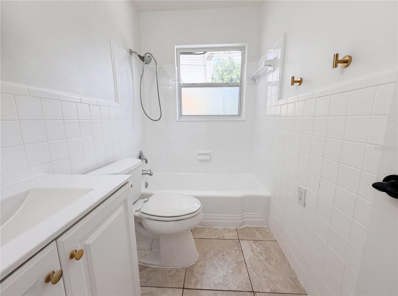 Image 6 of 28 For 829 4th Street