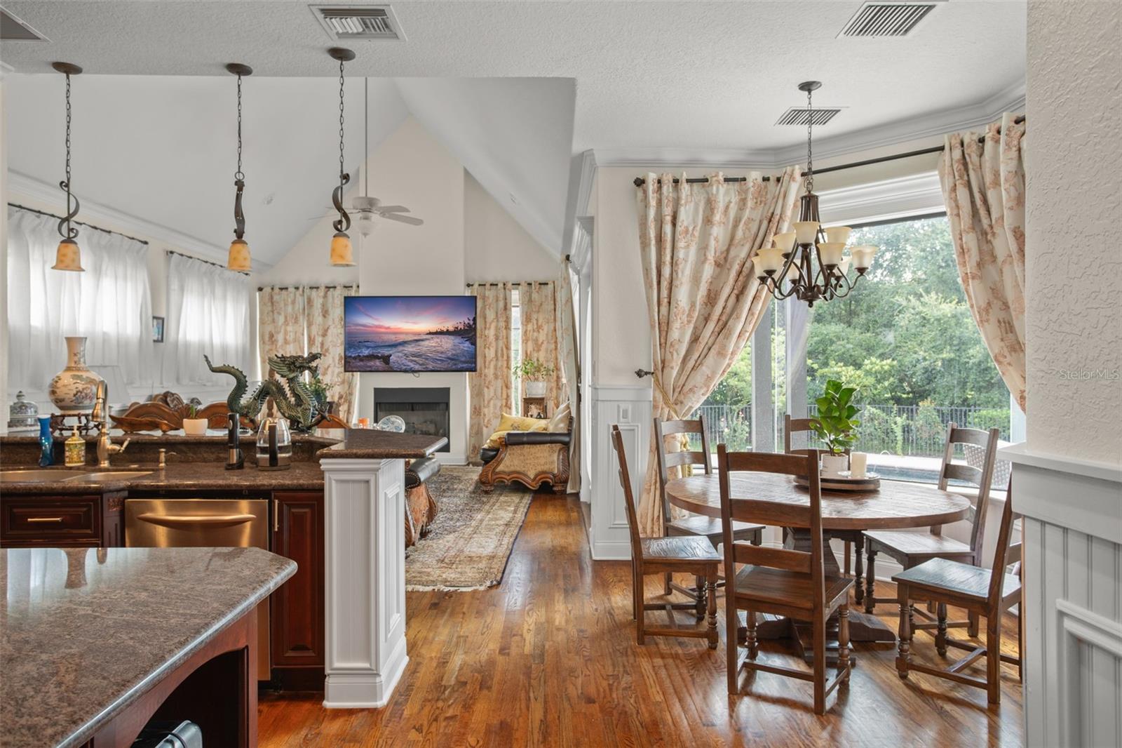 Image 7 of 53 For 9011 Pinnacle Circle