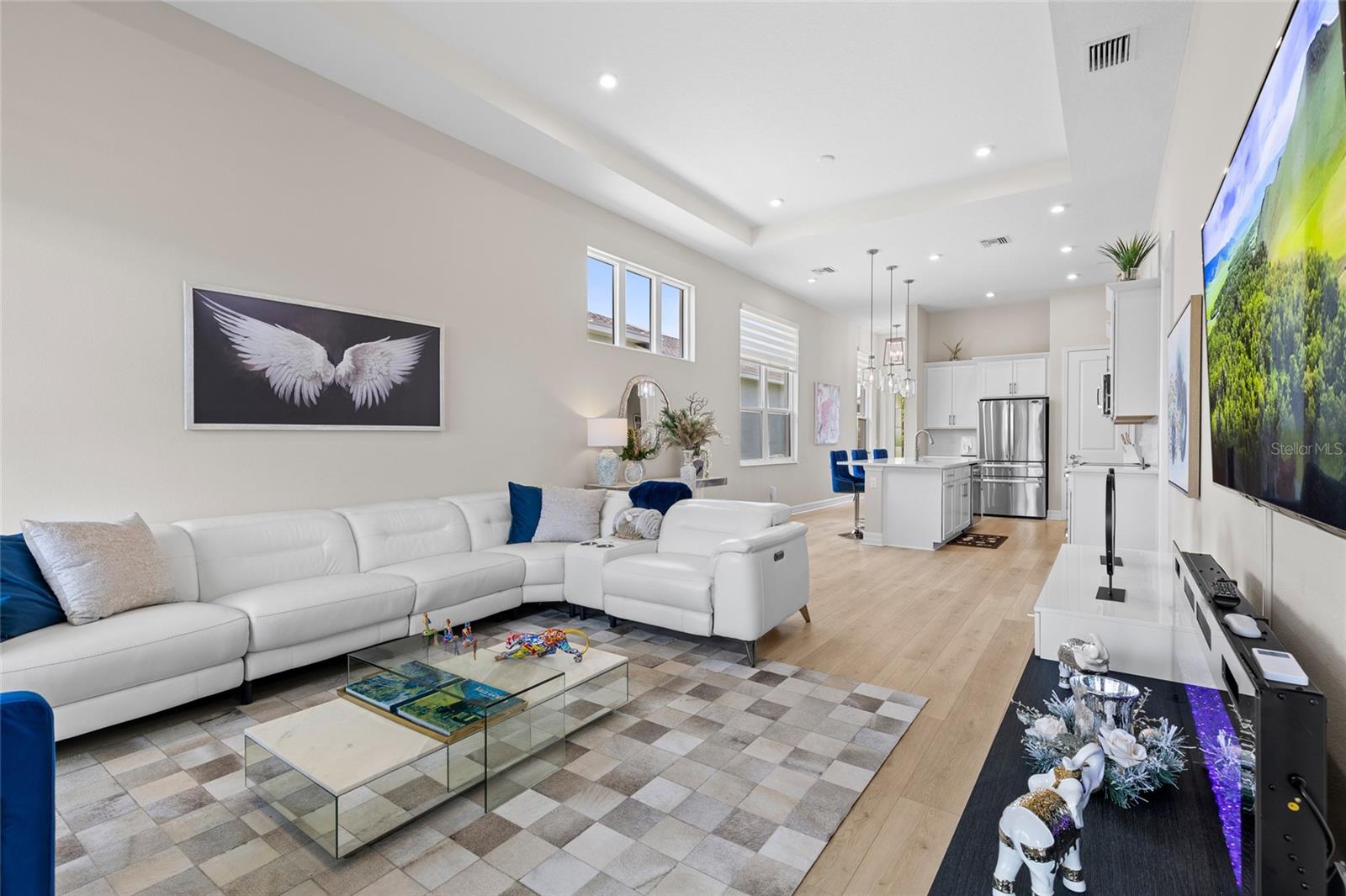 Image 12 of 41 For 819 Liliana Drive