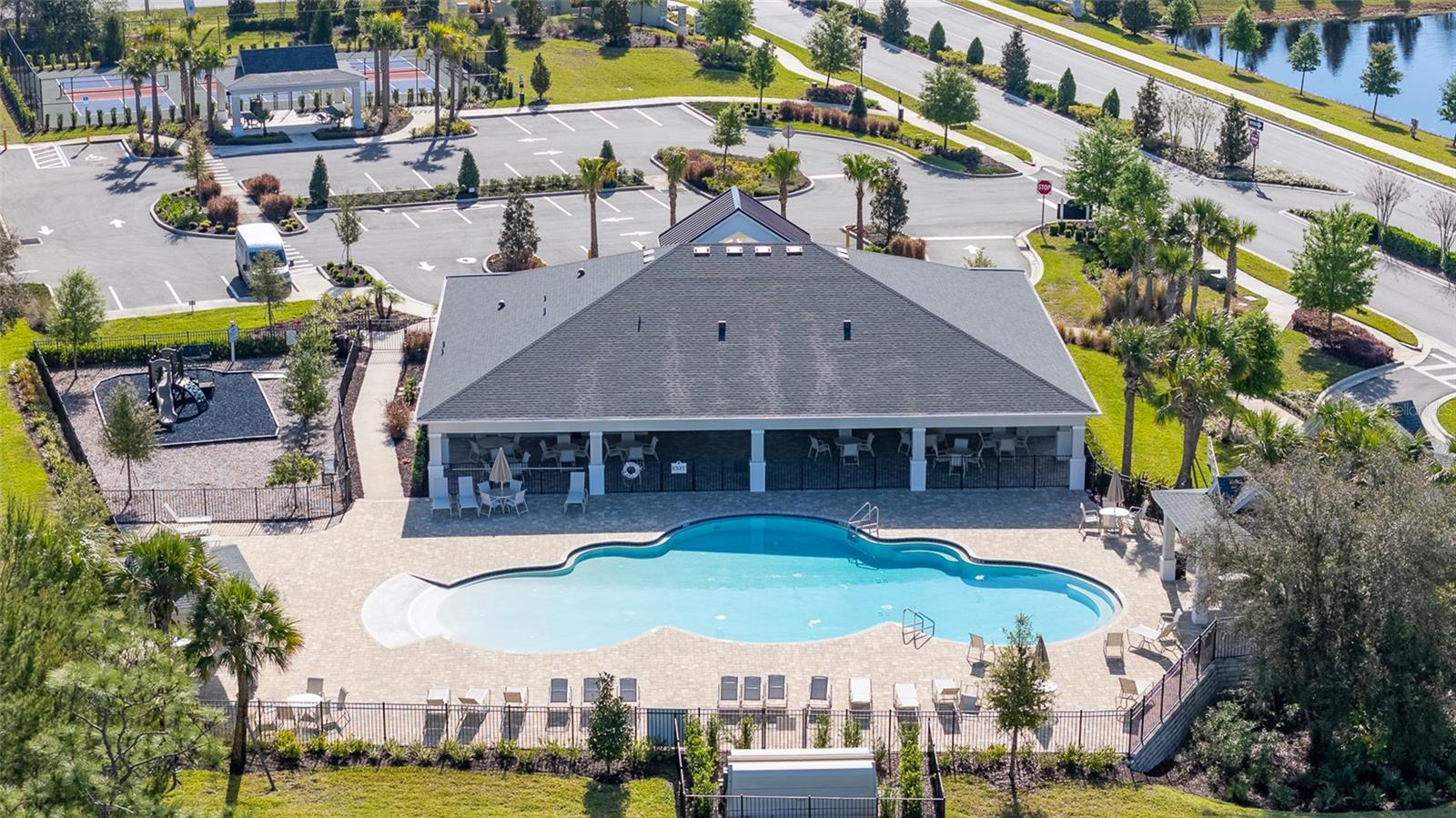 Image 33 of 41 For 819 Liliana Drive