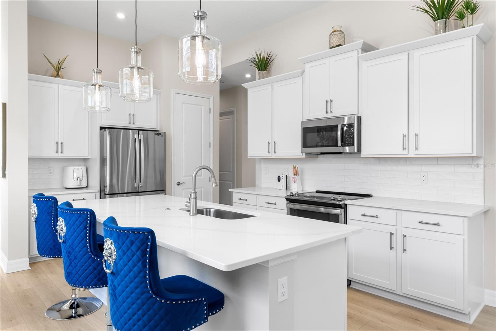 Image 7 of 41 For 819 Liliana Drive