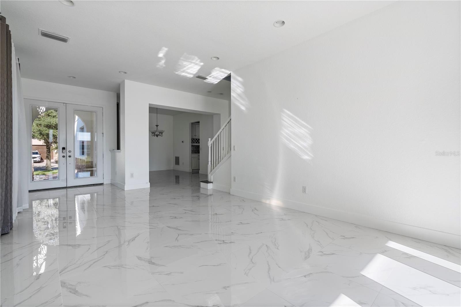 Image 20 of 53 For 13019 Woodford Street