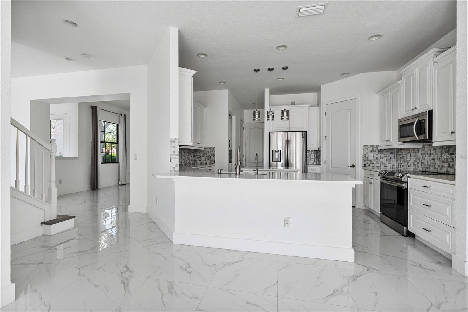 Image 30 of 53 For 13019 Woodford Street