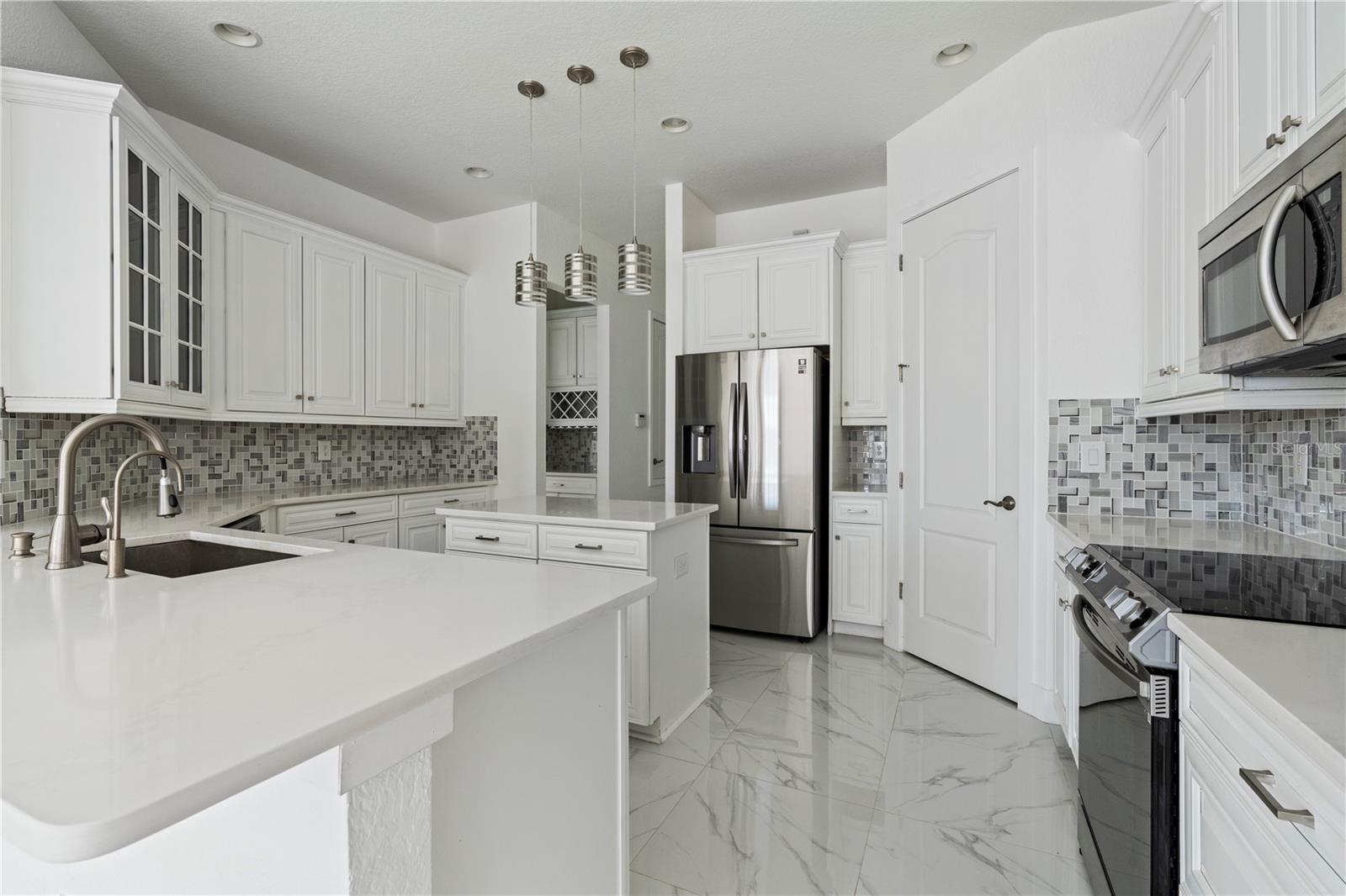 Image 31 of 53 For 13019 Woodford Street