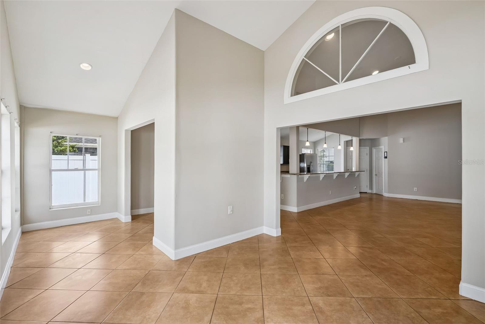 Image 11 of 46 For 108 Edgewater Circle