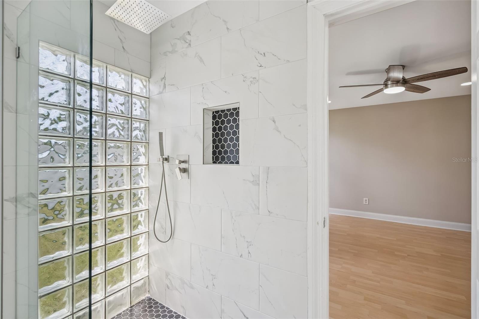 Image 20 of 46 For 108 Edgewater Circle