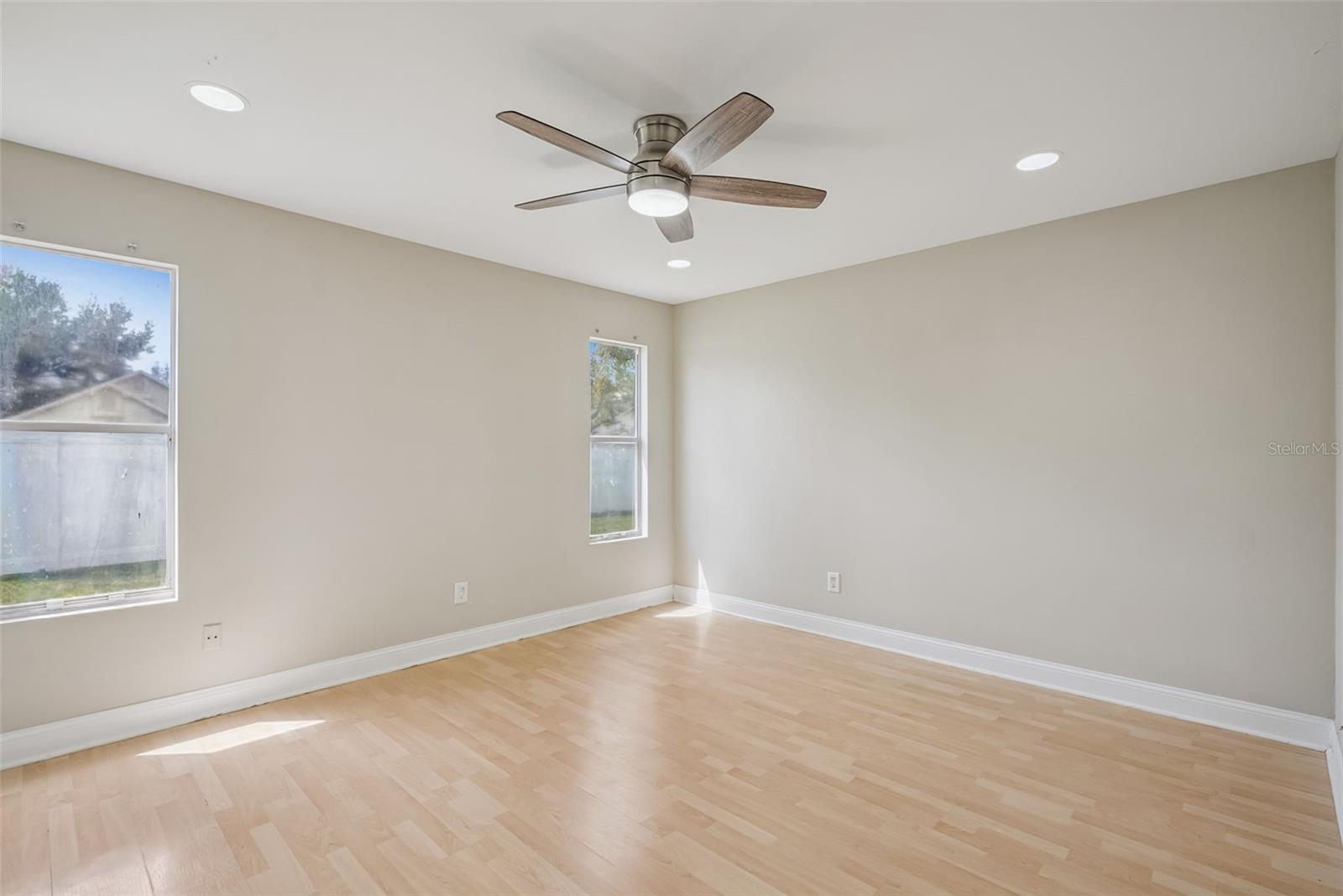 Image 26 of 46 For 108 Edgewater Circle