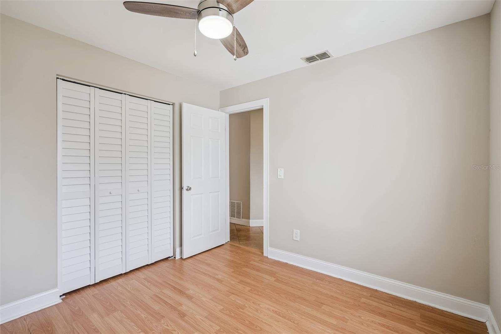 Image 27 of 46 For 108 Edgewater Circle