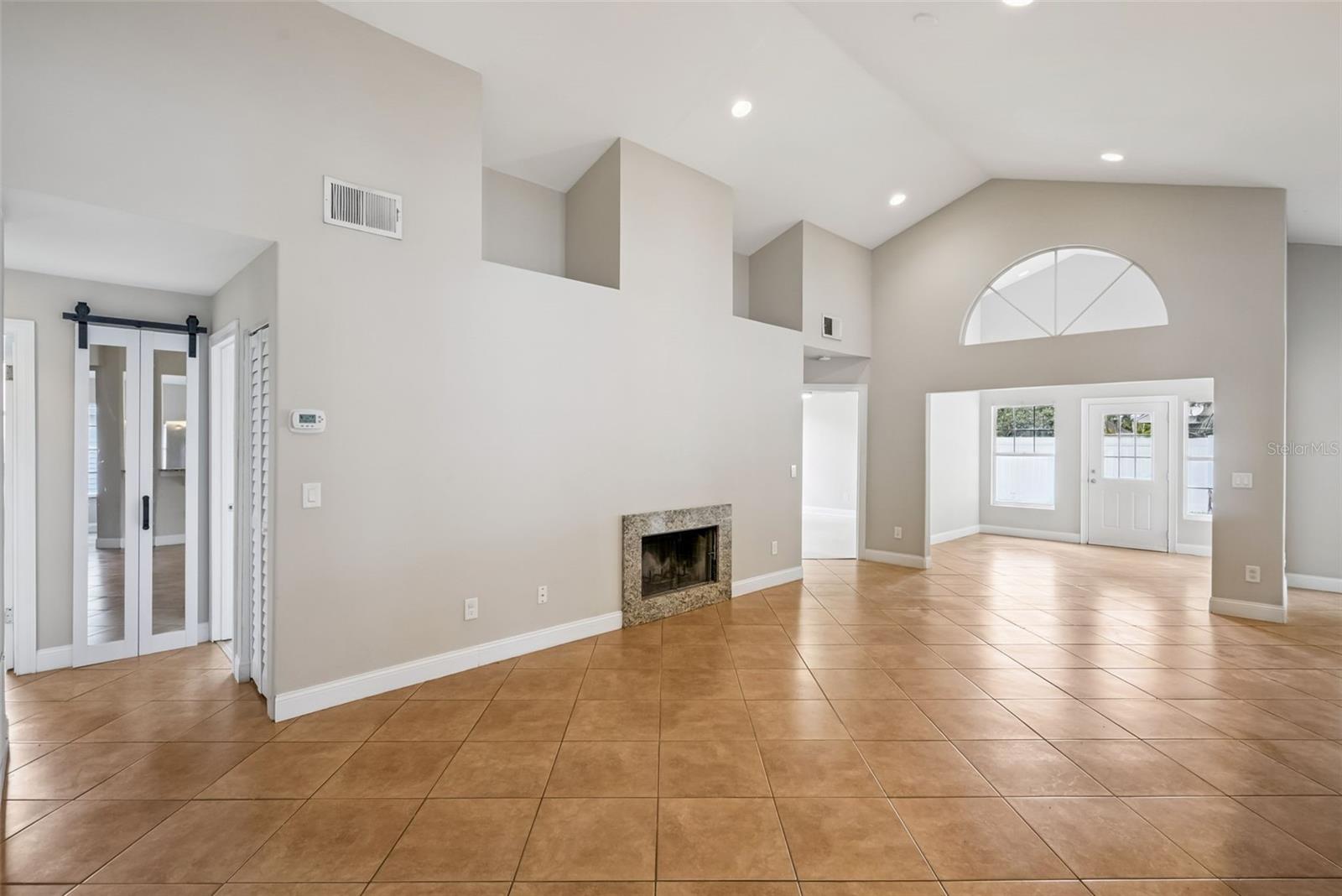 Image 4 of 46 For 108 Edgewater Circle