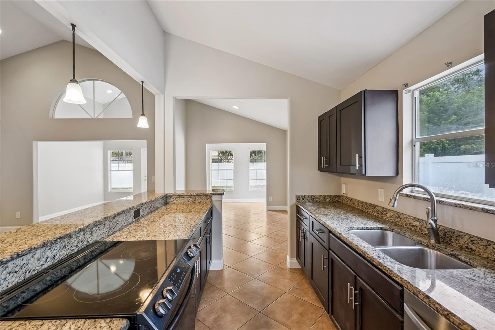 Image 6 of 46 For 108 Edgewater Circle