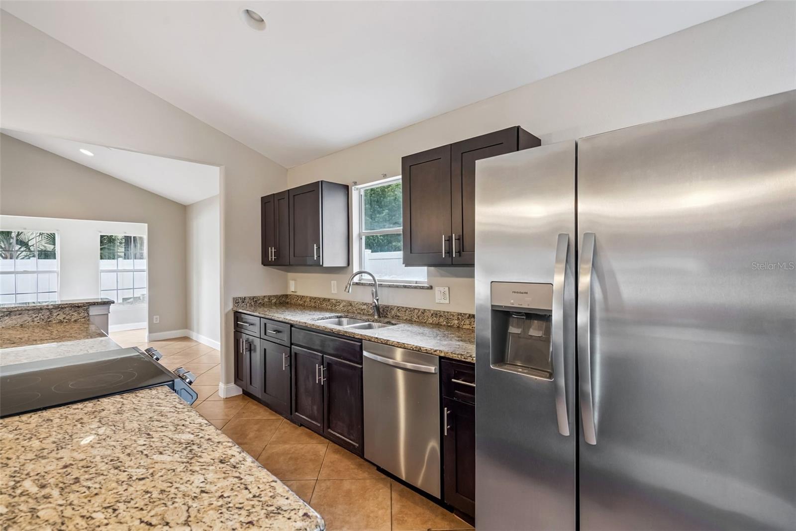 Image 9 of 46 For 108 Edgewater Circle