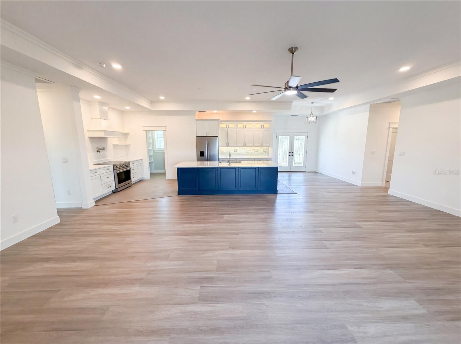 Image 17 of 59 For 83 Palm Boulevard