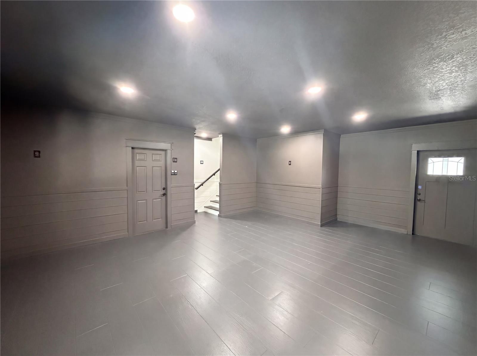 Image 31 of 59 For 83 Palm Boulevard