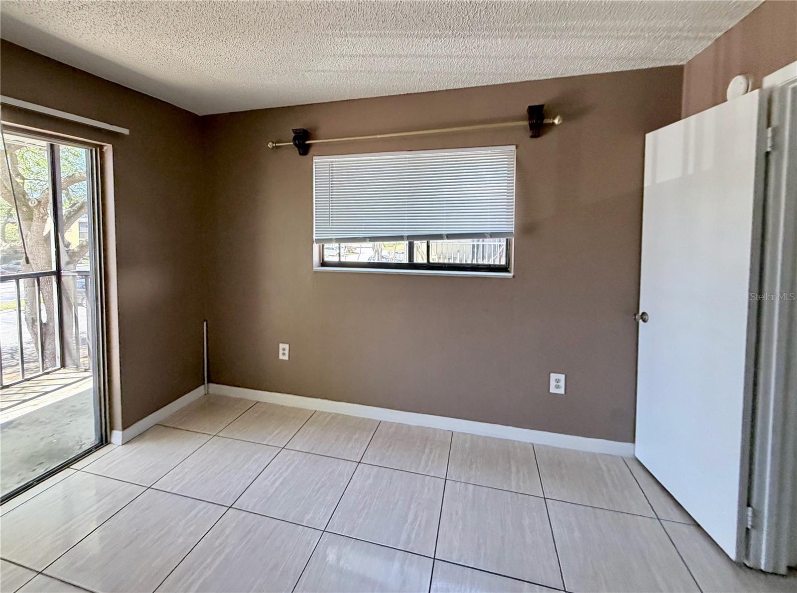 Image 10 of 15 For 2565 Oak Park Way 213