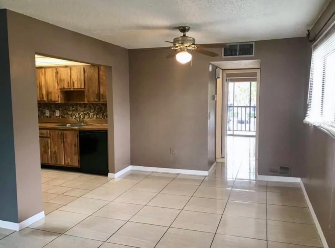 Image 2 of 15 For 2565 Oak Park Way 213
