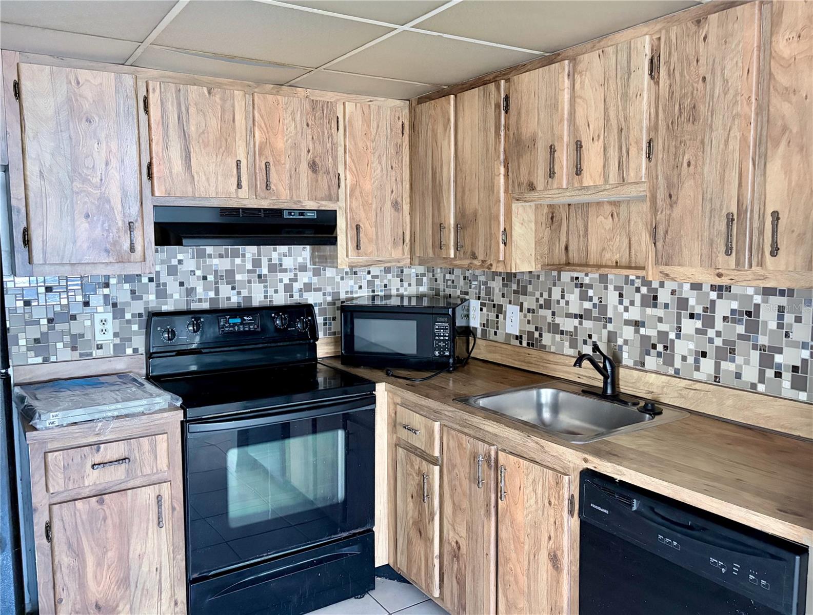 Image 3 of 15 For 2565 Oak Park Way 213