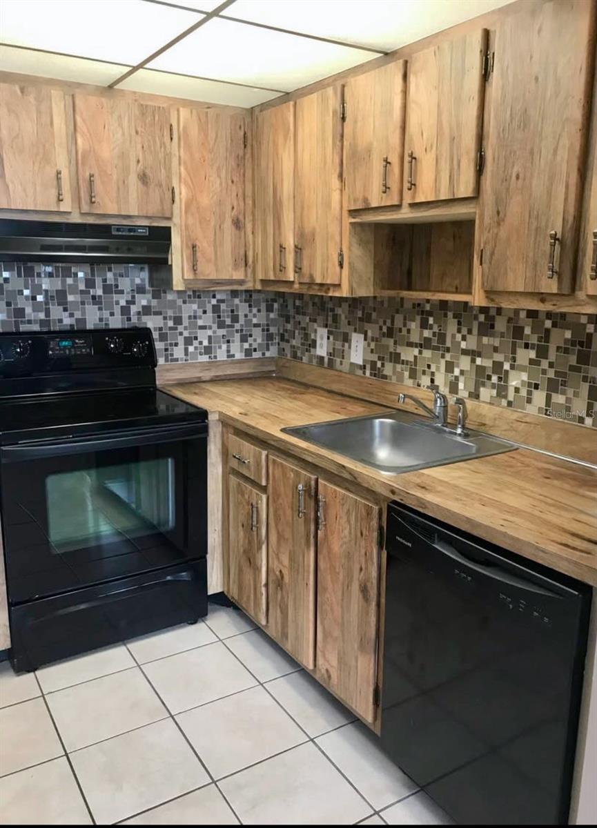Image 4 of 15 For 2565 Oak Park Way 213