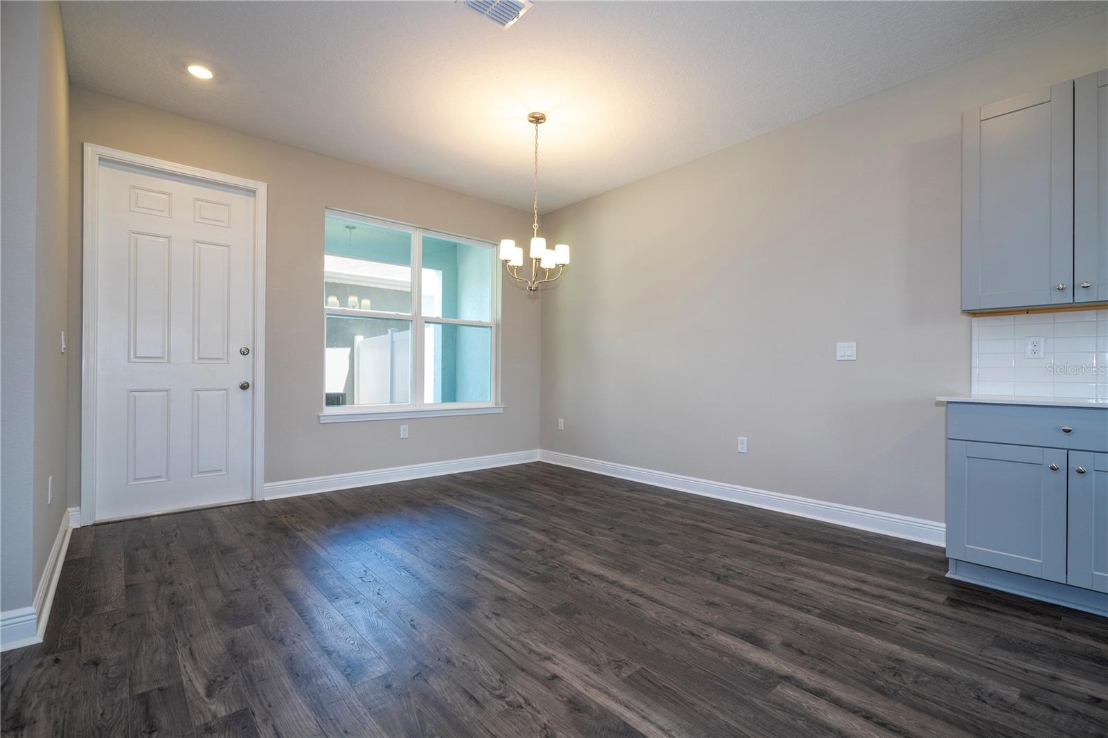 Image 13 of 67 For 16350 Hamlin View Street