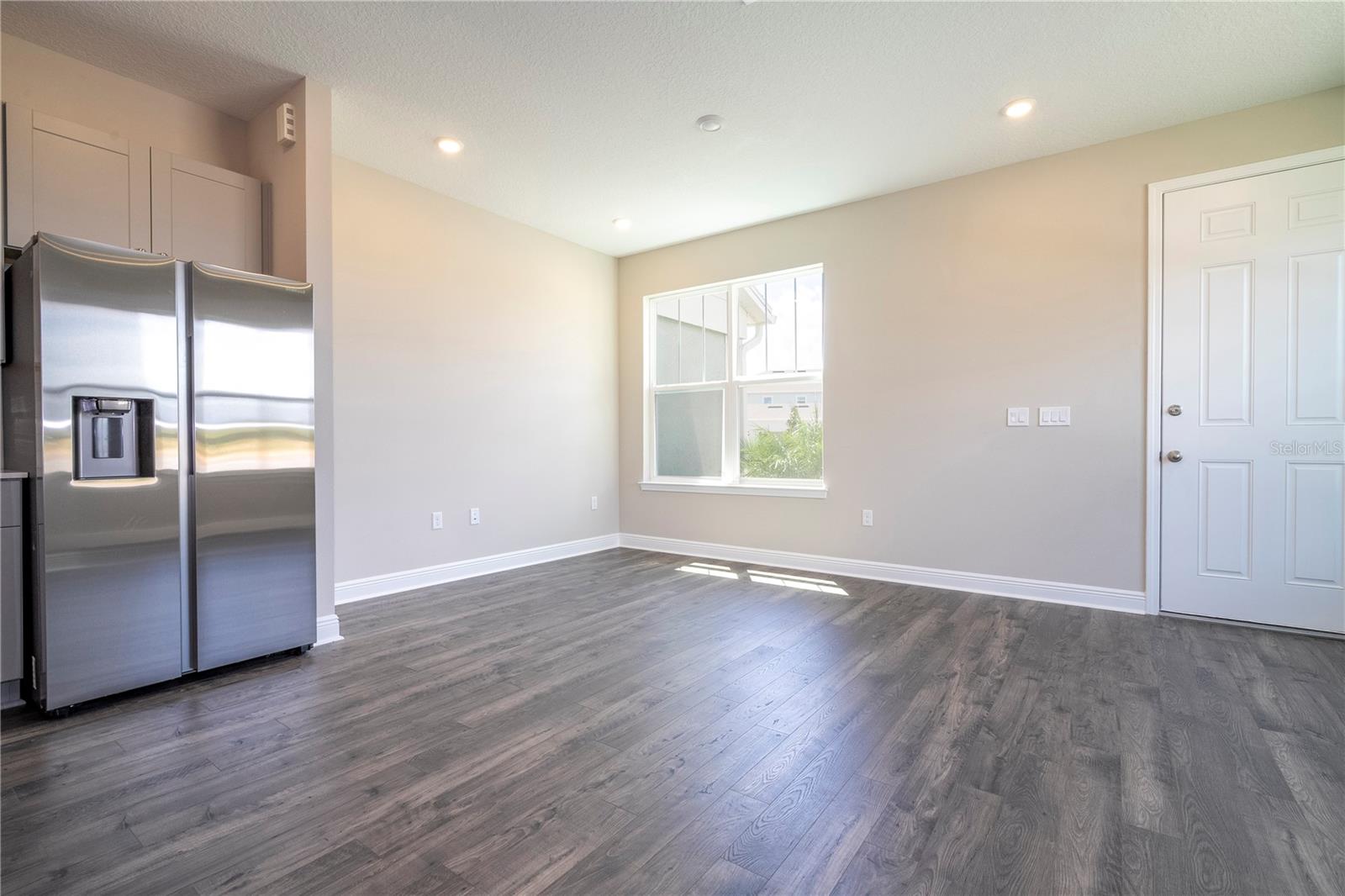 Image 15 of 67 For 16350 Hamlin View Street