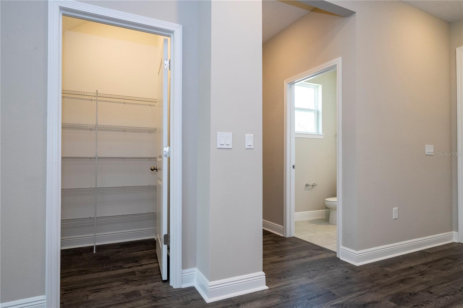 Image 18 of 67 For 16350 Hamlin View Street