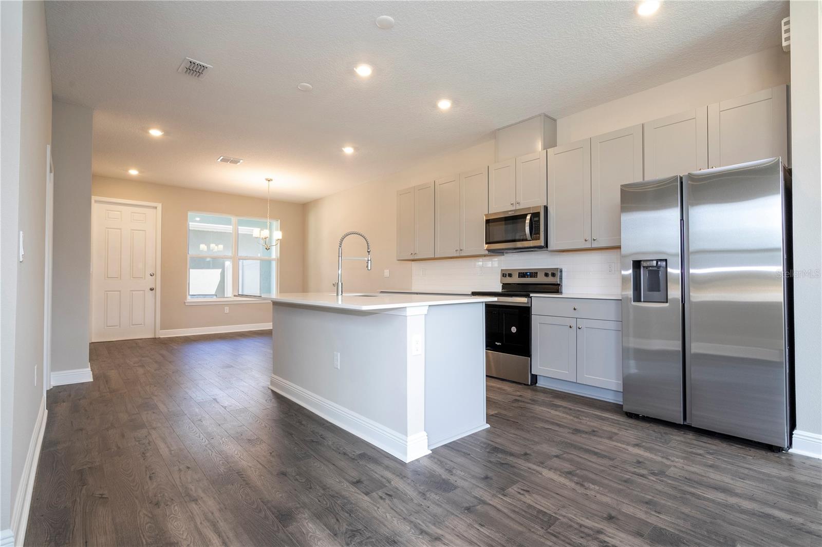 Image 3 of 67 For 16350 Hamlin View Street