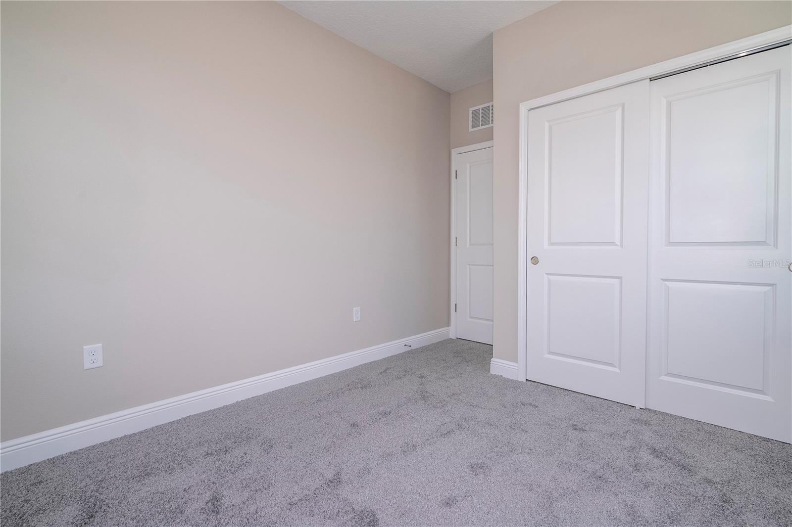 Image 34 of 67 For 16350 Hamlin View Street