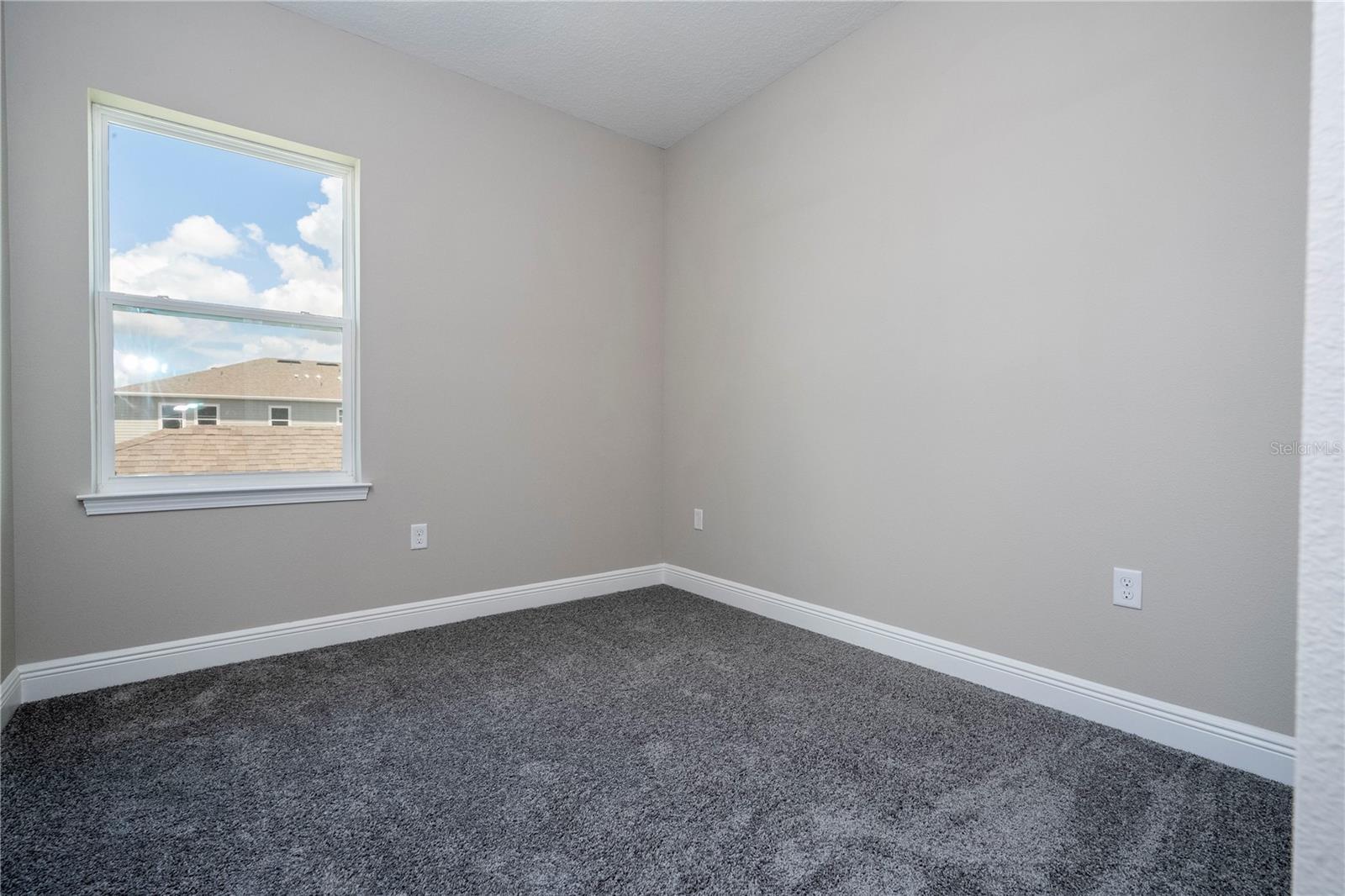 Image 36 of 67 For 16350 Hamlin View Street