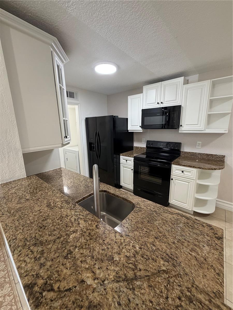 Image 4 of 25 For 2130 Cascades Boulevard # 101