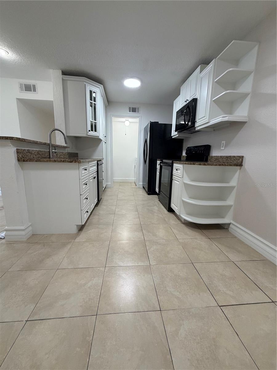 Image 5 of 25 For 2130 Cascades Boulevard # 101