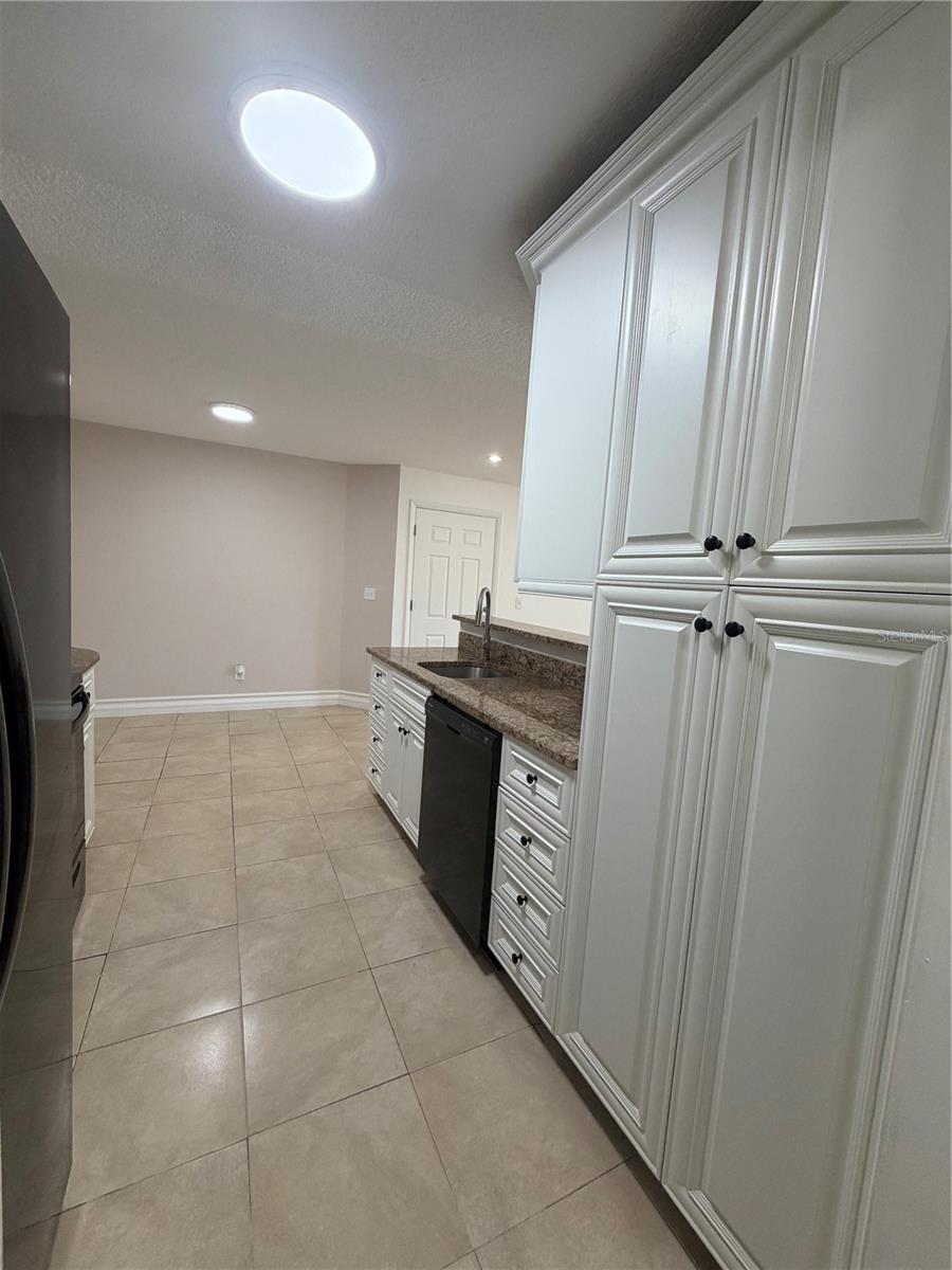 Image 6 of 25 For 2130 Cascades Boulevard # 101