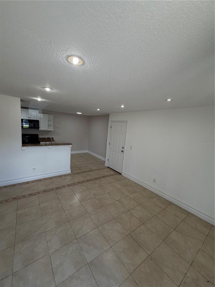 Image 8 of 25 For 2130 Cascades Boulevard # 101