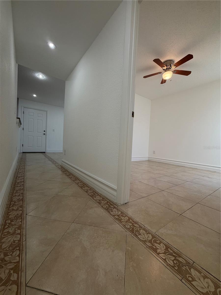 Image 9 of 25 For 2130 Cascades Boulevard # 101