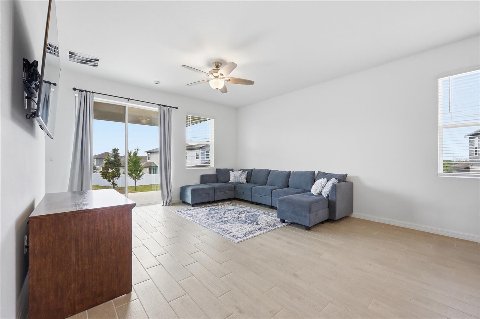 Image 15 of 54 For 2365 Treasure Hill Street