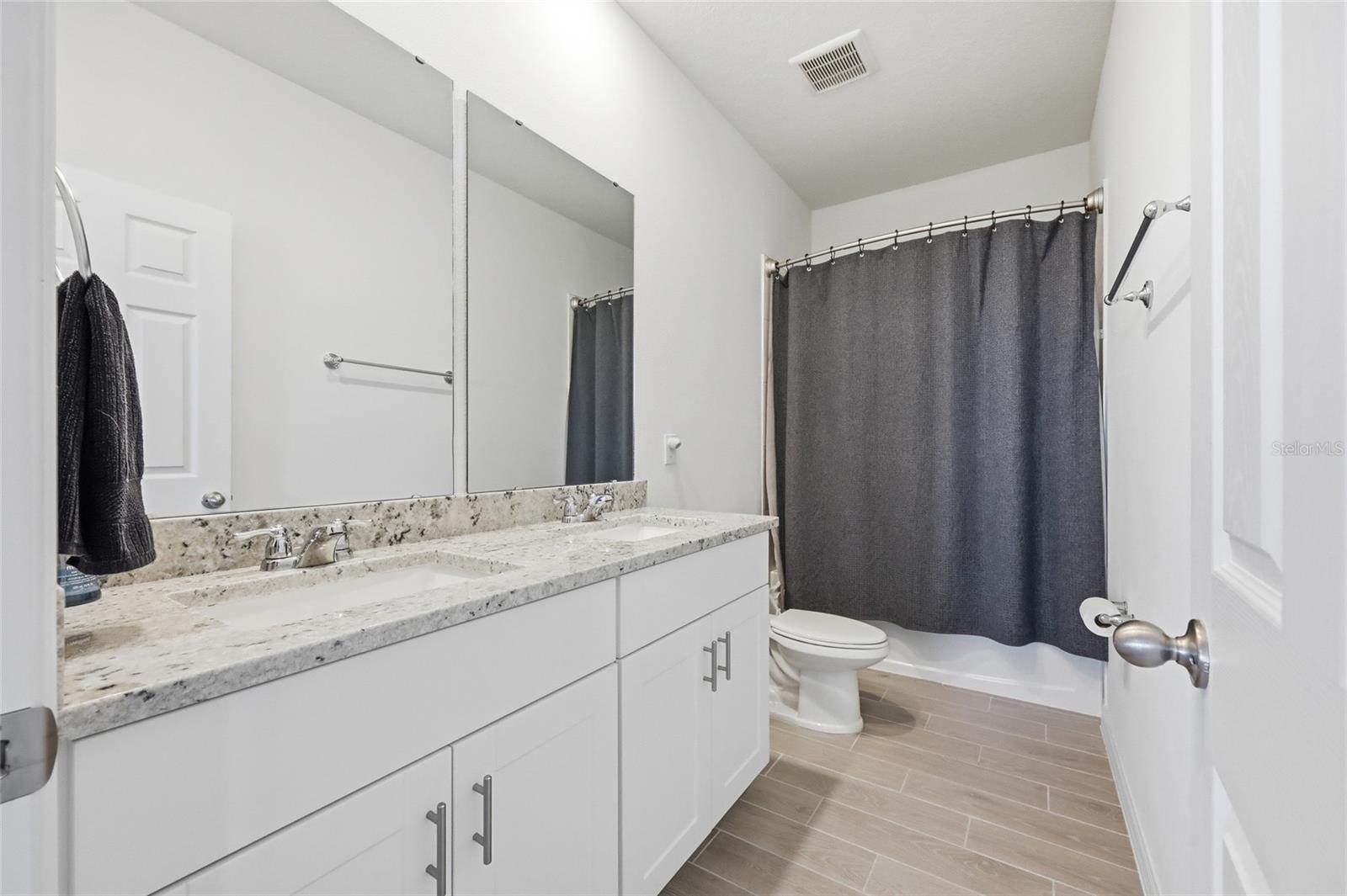 Image 29 of 54 For 2365 Treasure Hill Street