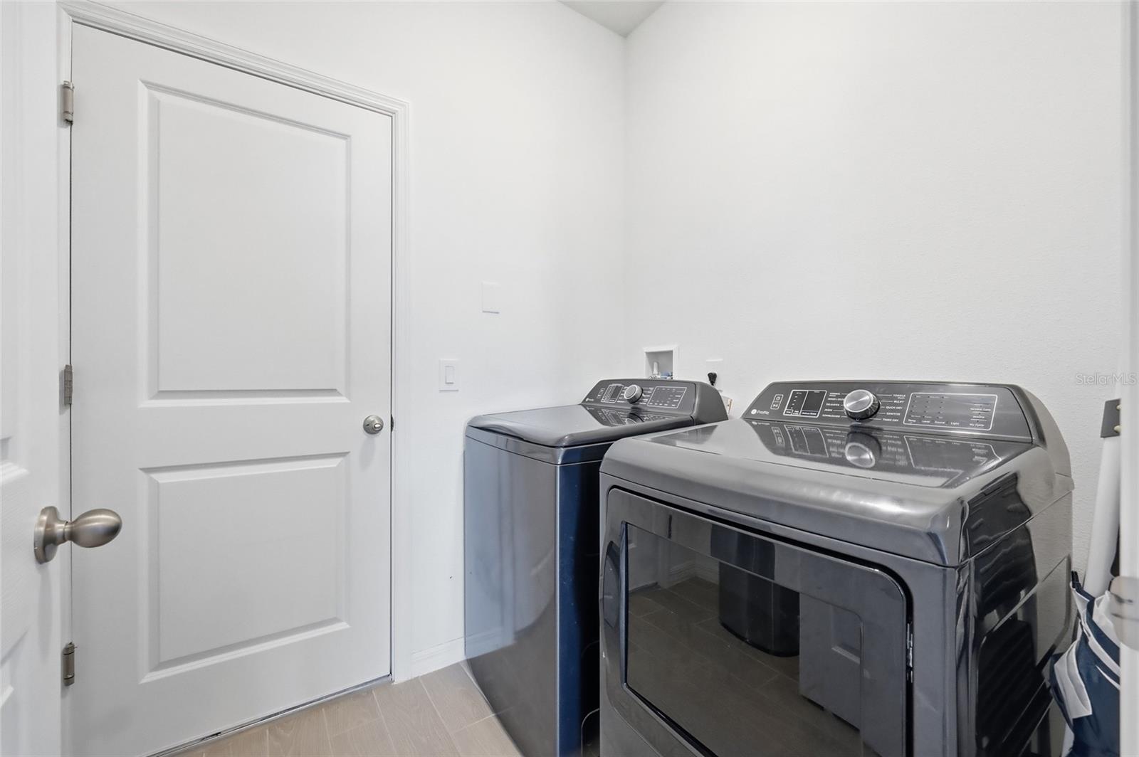 Image 31 of 54 For 2365 Treasure Hill Street