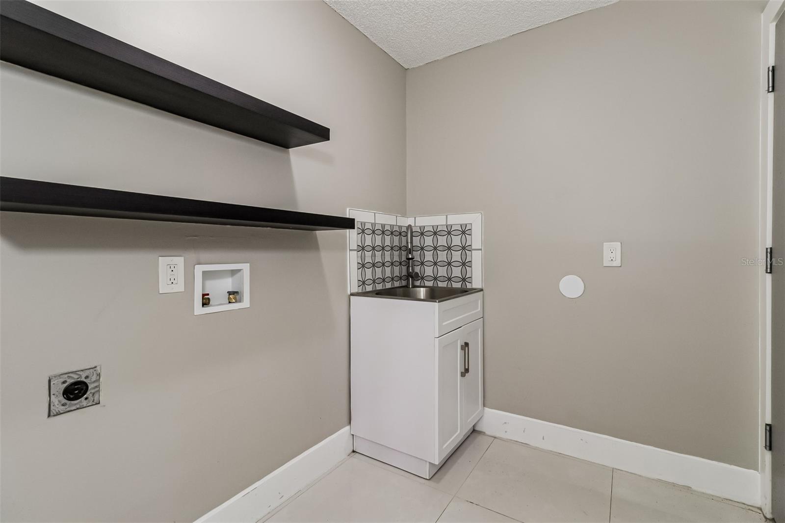 Image 10 of 21 For 4342 Grandwood Lane