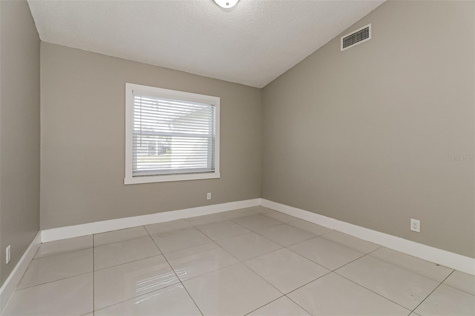 Image 6 of 21 For 4342 Grandwood Lane