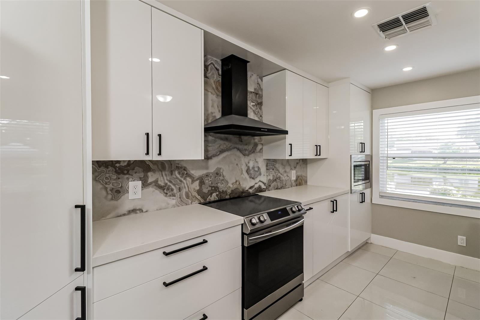 Image 8 of 21 For 4342 Grandwood Lane