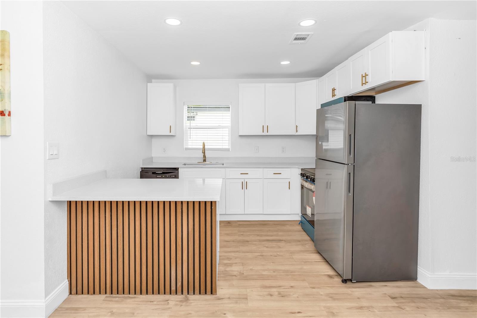 Image 4 of 20 For 1262 Seminola Boulevard