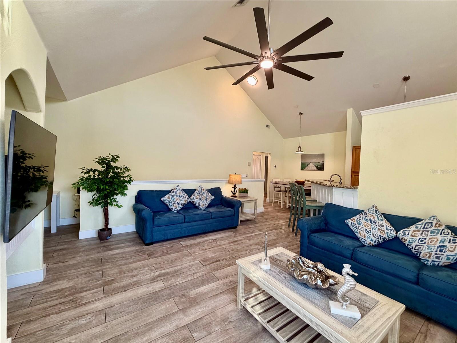 Image 10 of 50 For 3006 Bonfire Beach Drive 202