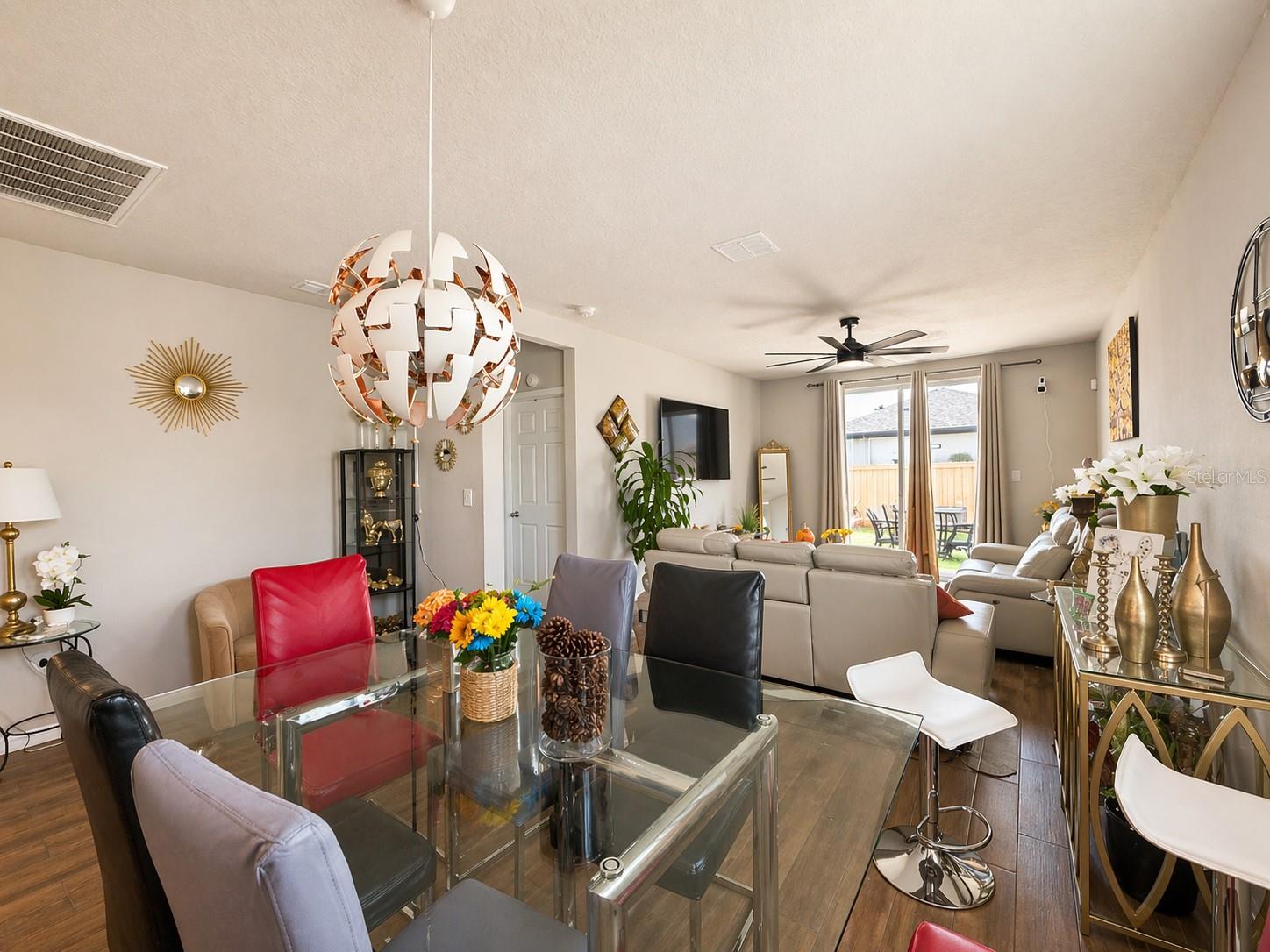 Listing photo id 9 for 445 Mckenna Drive