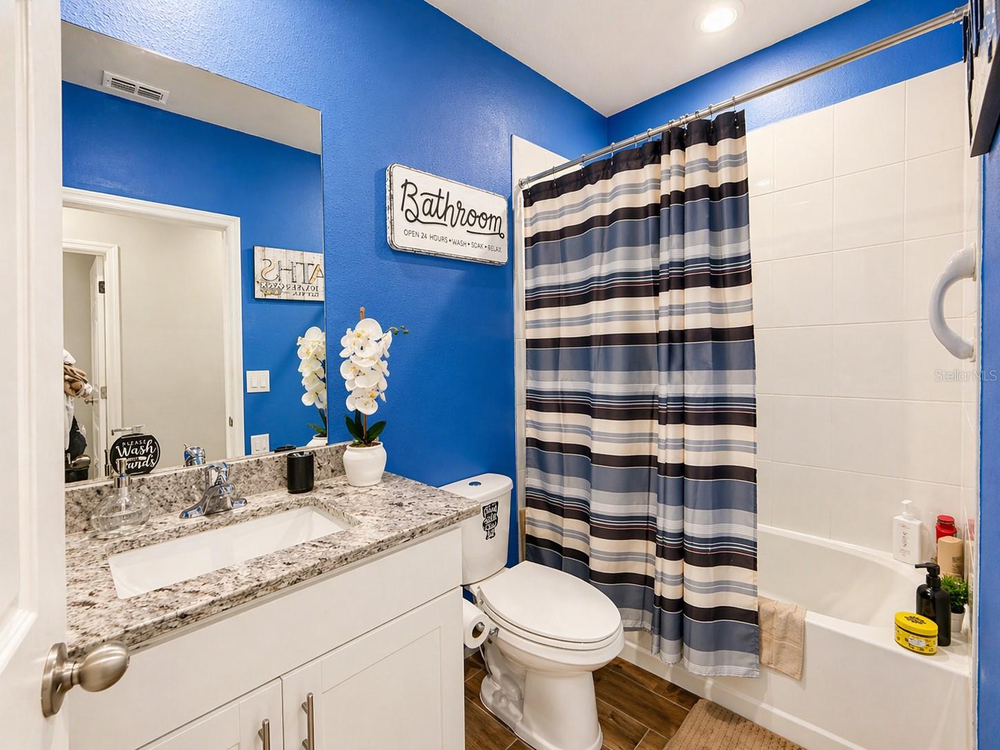 Listing photo id 17 for 445 Mckenna Drive