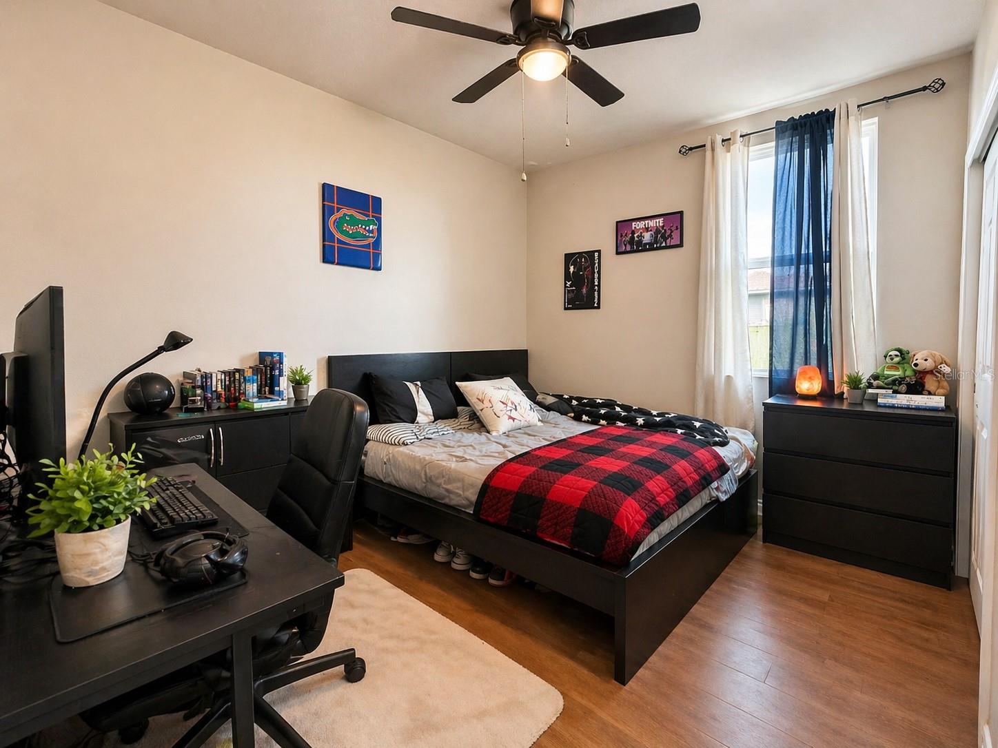 Listing photo id 19 for 445 Mckenna Drive