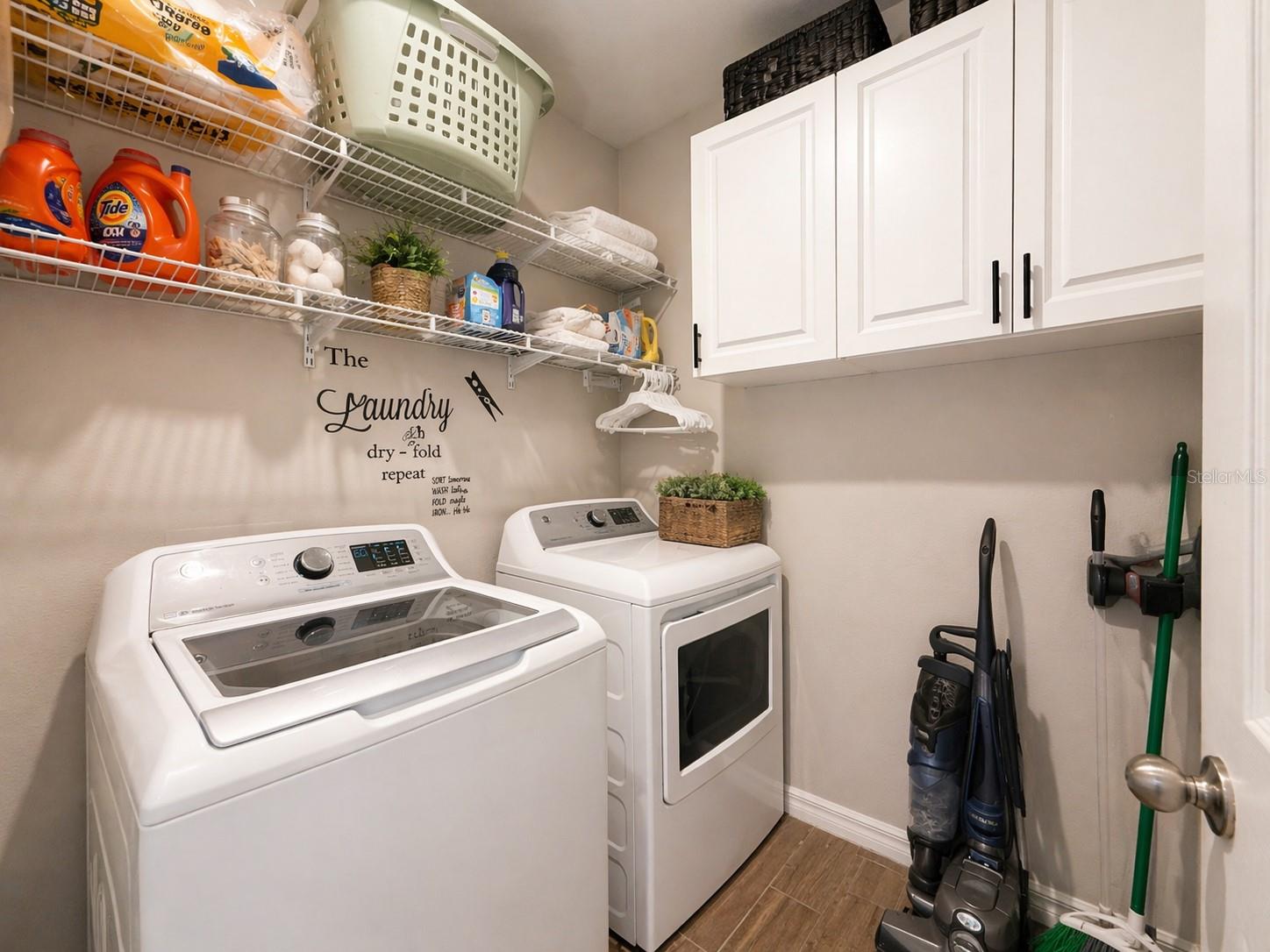 Listing photo id 22 for 445 Mckenna Drive