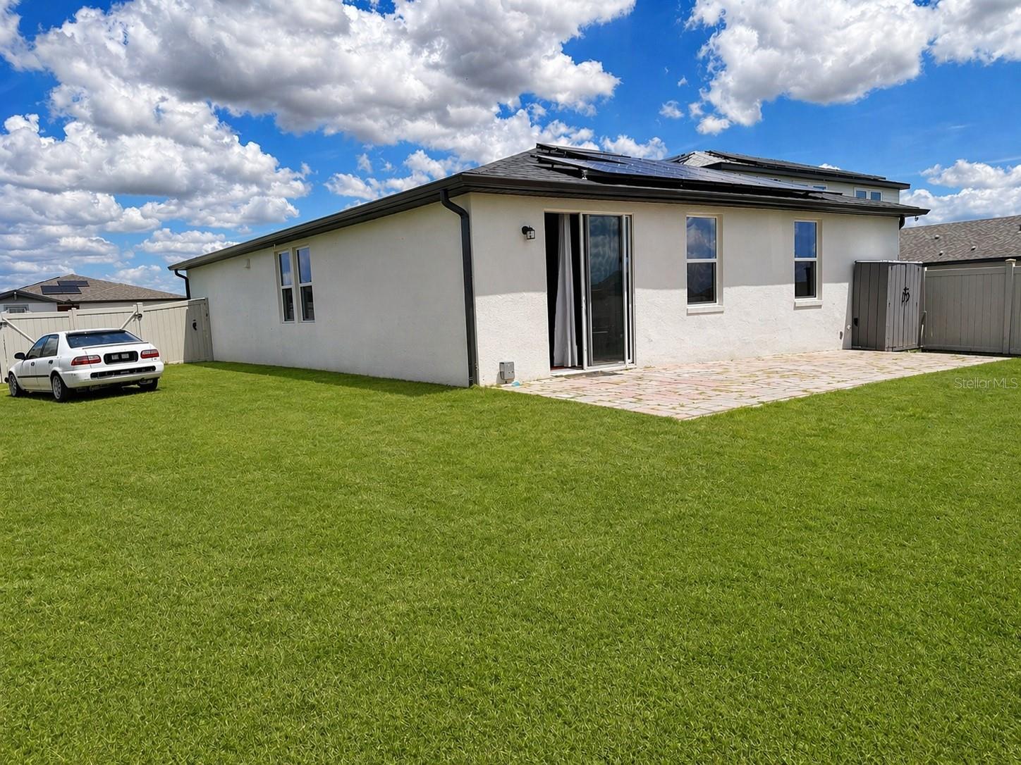 Listing photo id 1 for 445 Mckenna Drive