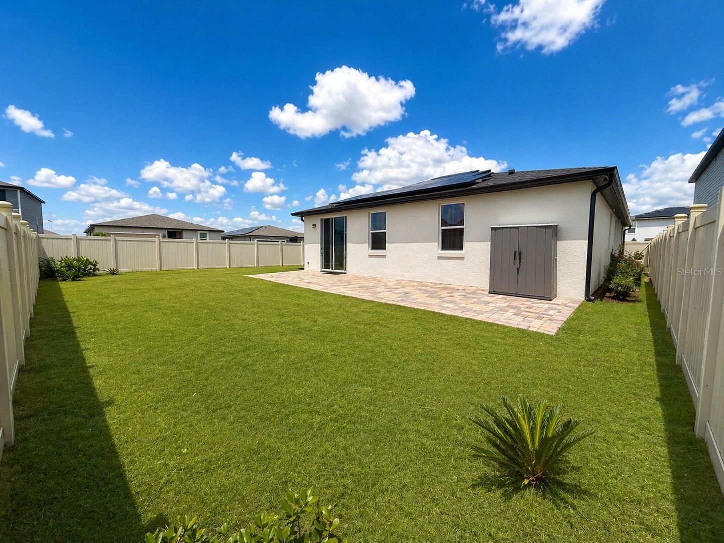 Listing photo id 2 for 445 Mckenna Drive